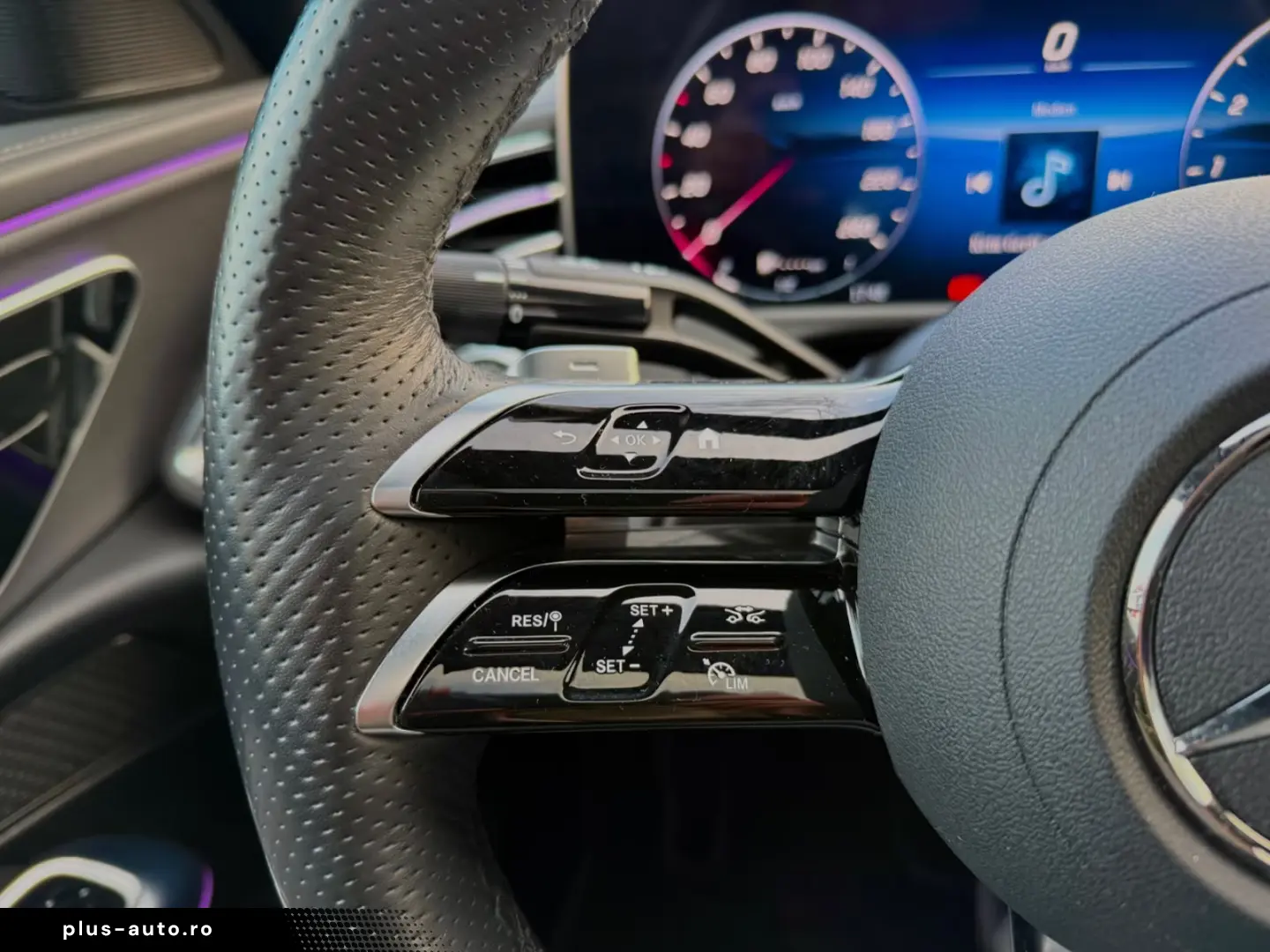 Mercedes-Benz E 200 NIGHT ACC PANO AMG LINE