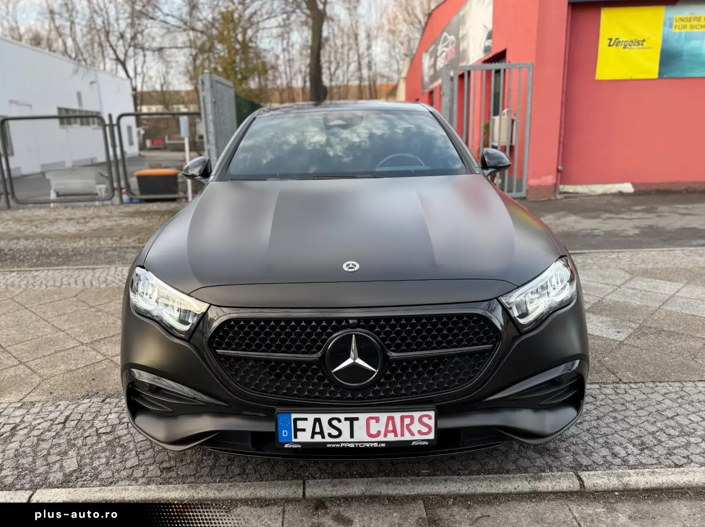 Mercedes-Benz E 200 NIGHT ACC PANO AMG LINE