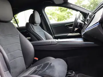 Mercedes-Benz E 200 AMG Advanced AHK Distronic