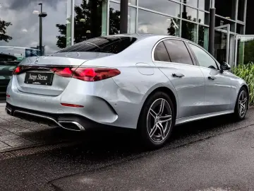Mercedes-Benz E 200 AMG Advanced AHK Distronic