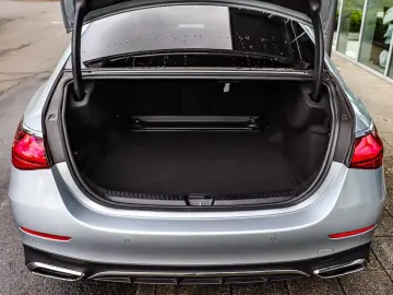 Mercedes-Benz E 200 AMG Advanced AHK Distronic