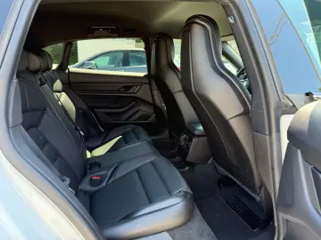 PORSCHE Taycan Cross 4 Approved Beif.Display HUD 22 Zoll