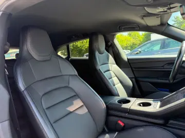 PORSCHE Taycan Cross 4 Approved Beif.Display HUD 22 Zoll