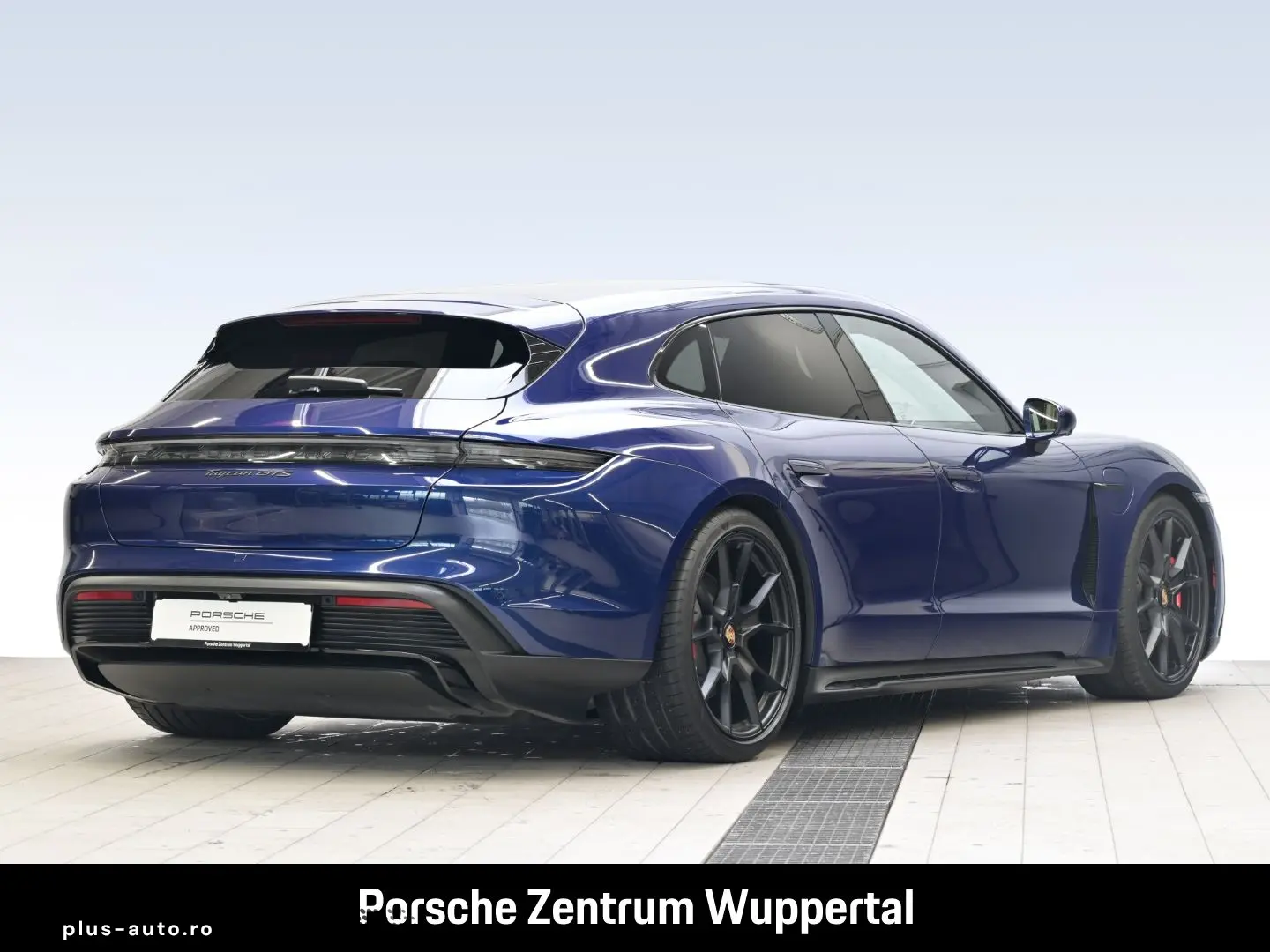 PORSCHE Taycan GTS Sport Turismo HA-Lenkung Head-Up