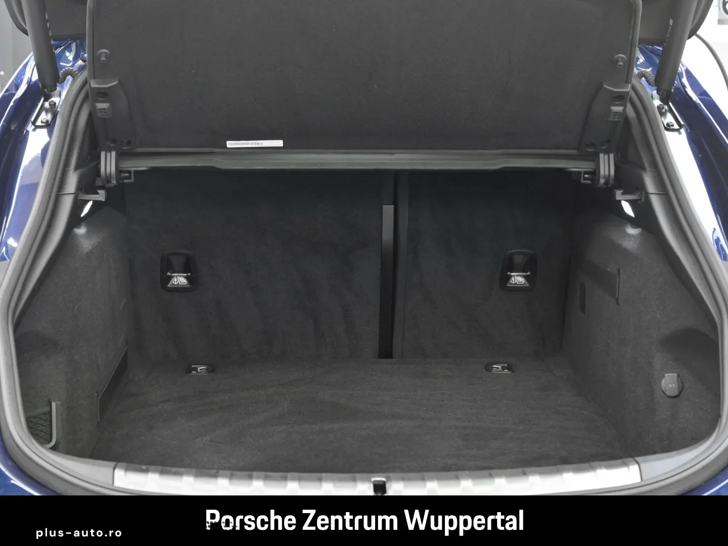 PORSCHE Taycan GTS Sport Turismo HA-Lenkung Head-Up