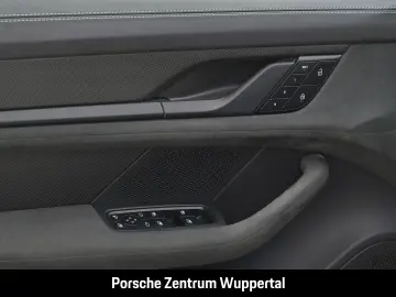 PORSCHE Taycan GTS Sport Turismo HA-Lenkung Head-Up
