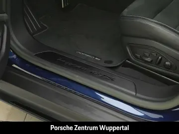 PORSCHE Taycan GTS Sport Turismo HA-Lenkung Head-Up