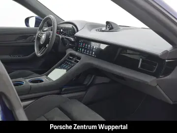 PORSCHE Taycan GTS Sport Turismo HA-Lenkung Head-Up