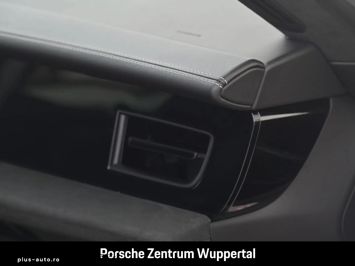 PORSCHE Taycan GTS Sport Turismo HA-Lenkung Head-Up