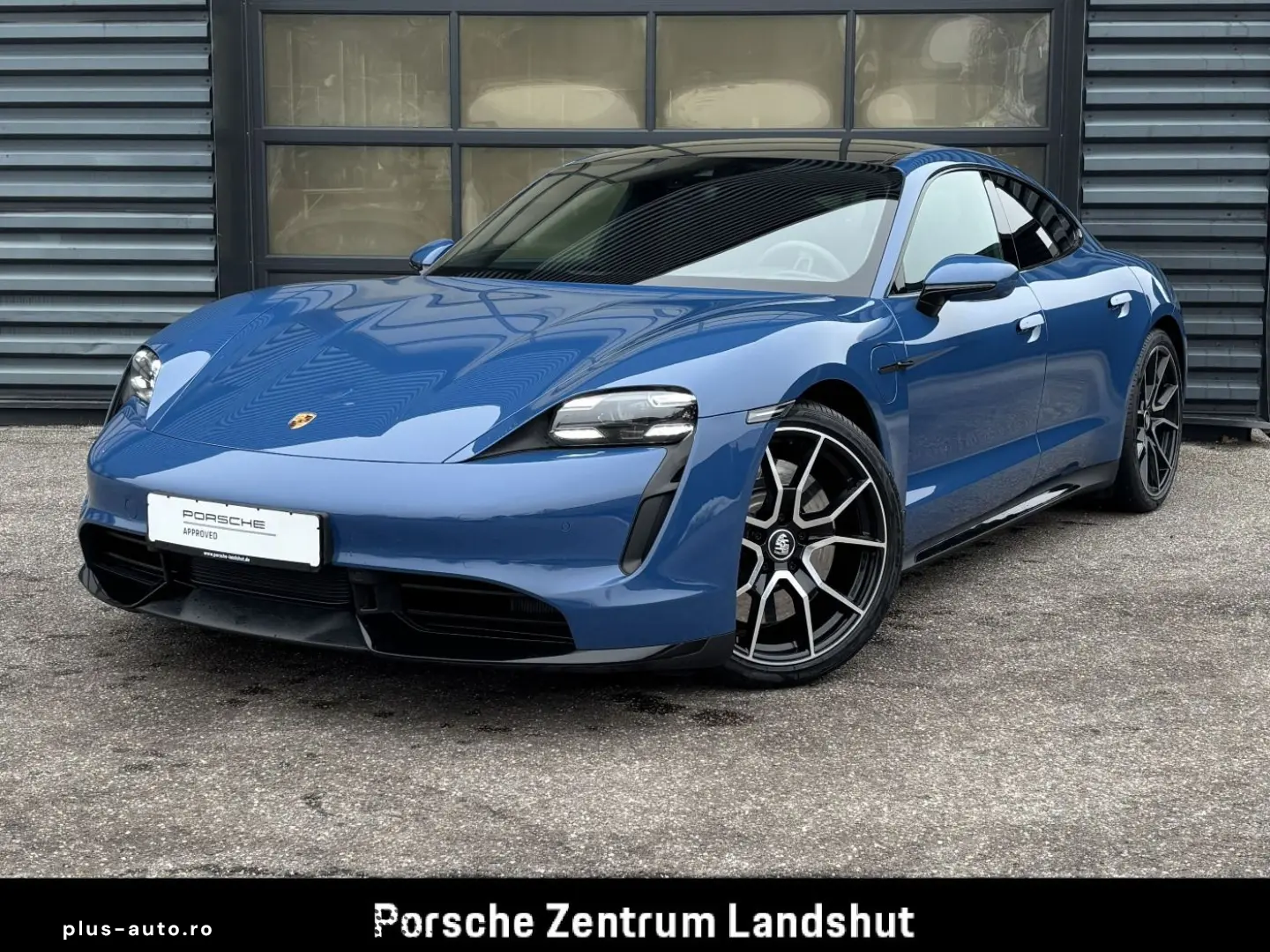 PORSCHE Taycan Turbo   Burmester   Beifahrerdisplay