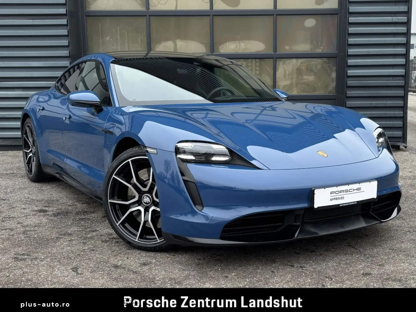 PORSCHE Taycan Turbo   Burmester   Beifahrerdisplay