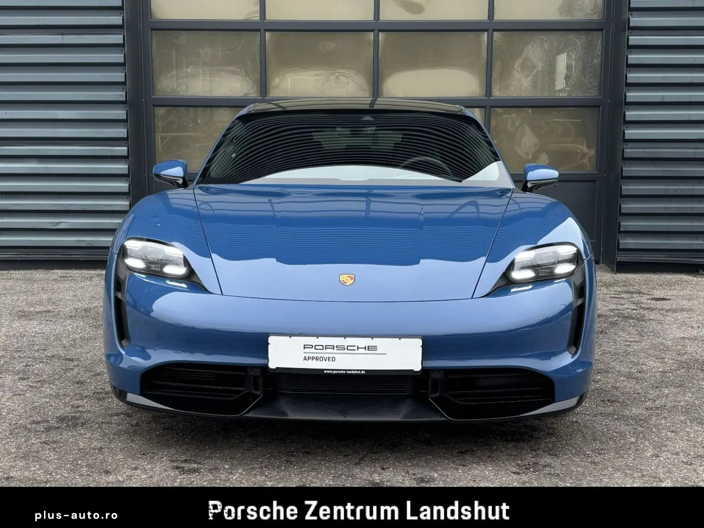 PORSCHE Taycan Turbo   Burmester   Beifahrerdisplay