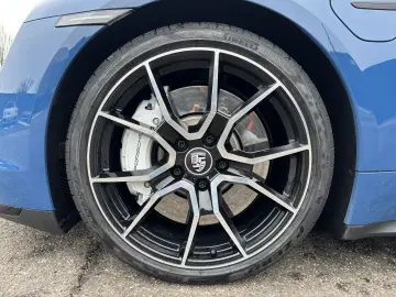 PORSCHE Taycan Turbo   Burmester   Beifahrerdisplay