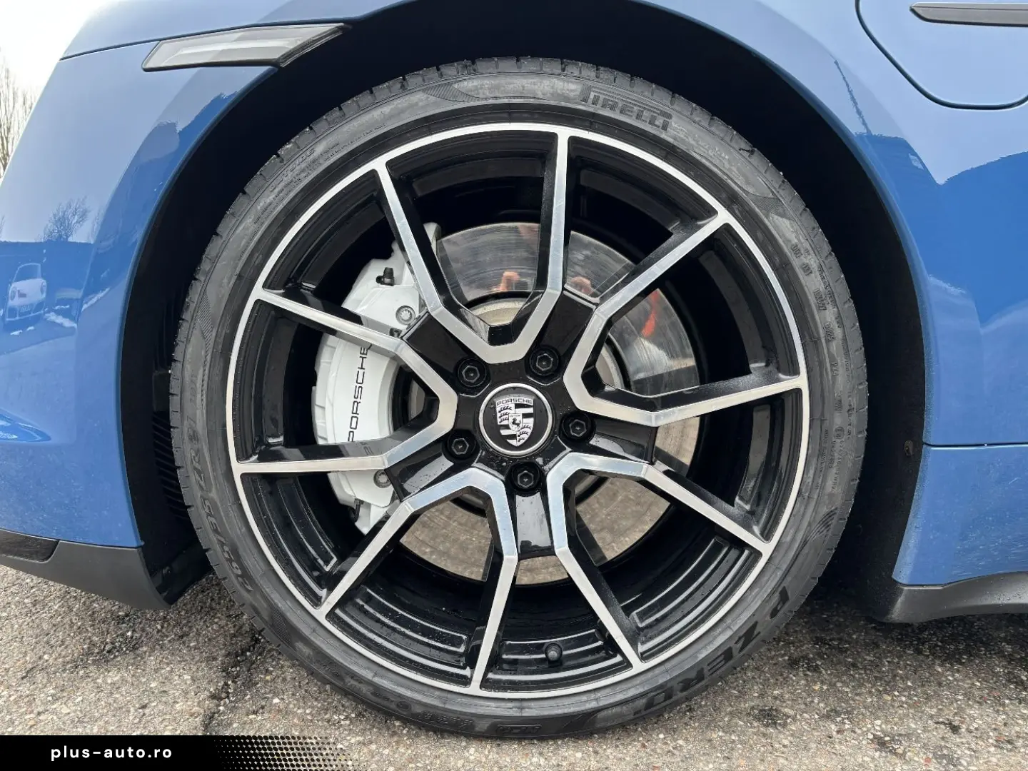 PORSCHE Taycan Turbo   Burmester   Beifahrerdisplay