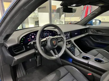 PORSCHE Taycan Turbo   Burmester   Beifahrerdisplay