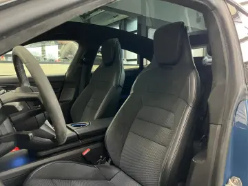 PORSCHE Taycan Turbo   Burmester   Beifahrerdisplay