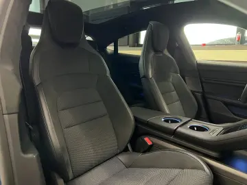 PORSCHE Taycan Turbo   Burmester   Beifahrerdisplay