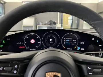 PORSCHE Taycan Turbo   Burmester   Beifahrerdisplay