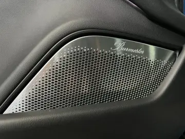 PORSCHE Taycan Turbo   Burmester   Beifahrerdisplay