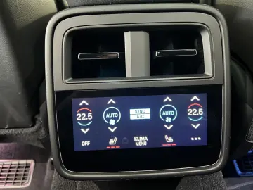 PORSCHE Taycan Turbo   Burmester   Beifahrerdisplay