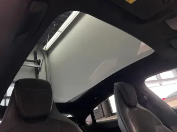 PORSCHE Taycan Turbo   Burmester   Beifahrerdisplay