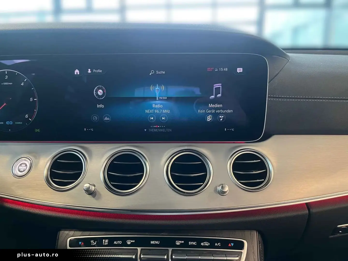 Mercedes-Benz E 220 d AMG Pano Burm Distr HUD