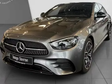 Mercedes-Benz E 220 d AMG Pano Burm Distr HUD
