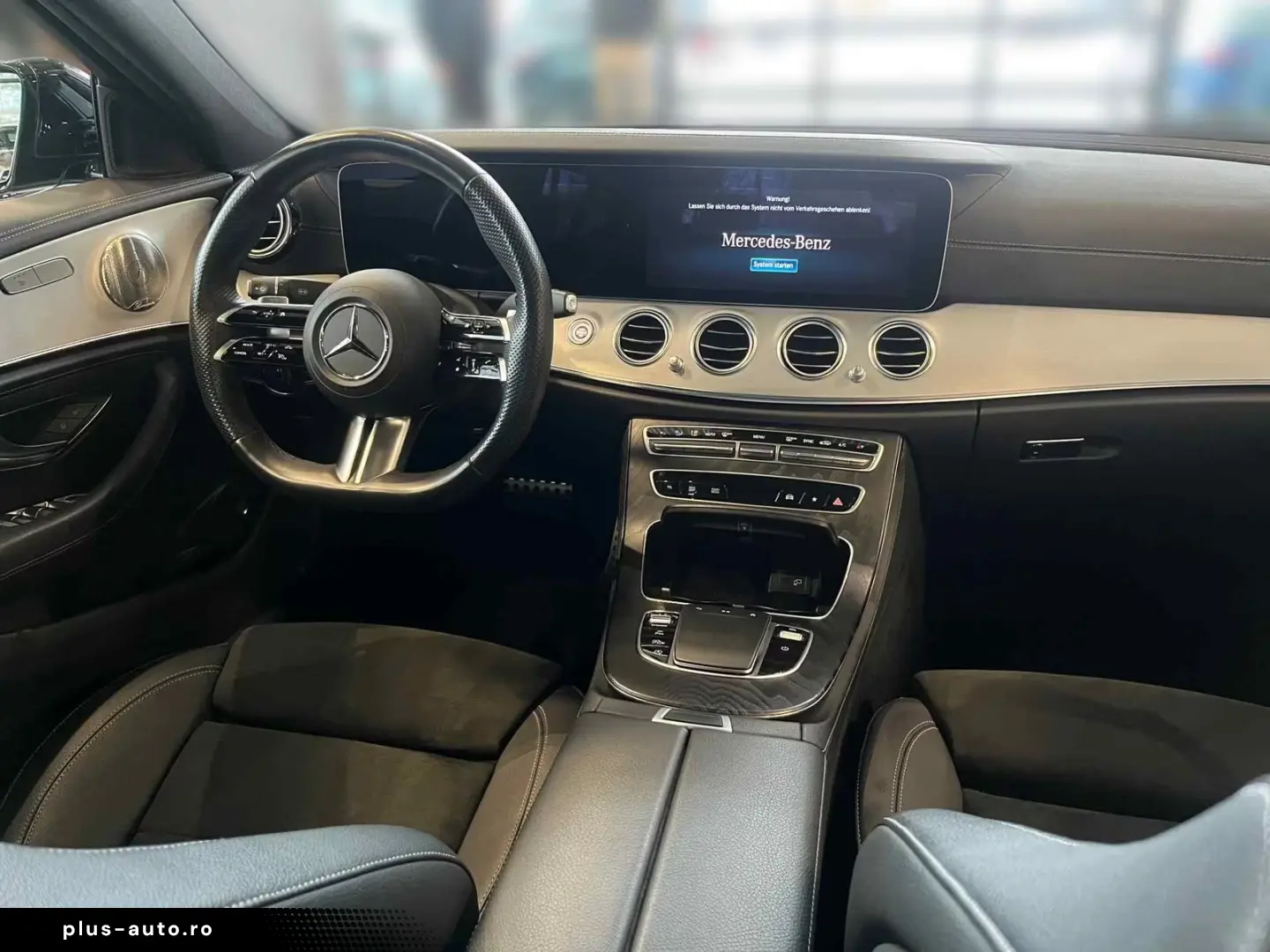 Mercedes-Benz E 220 d AMG Pano Burm Distr HUD