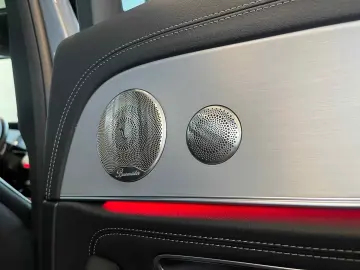 Mercedes-Benz E 220 d AMG Pano Burm Distr HUD