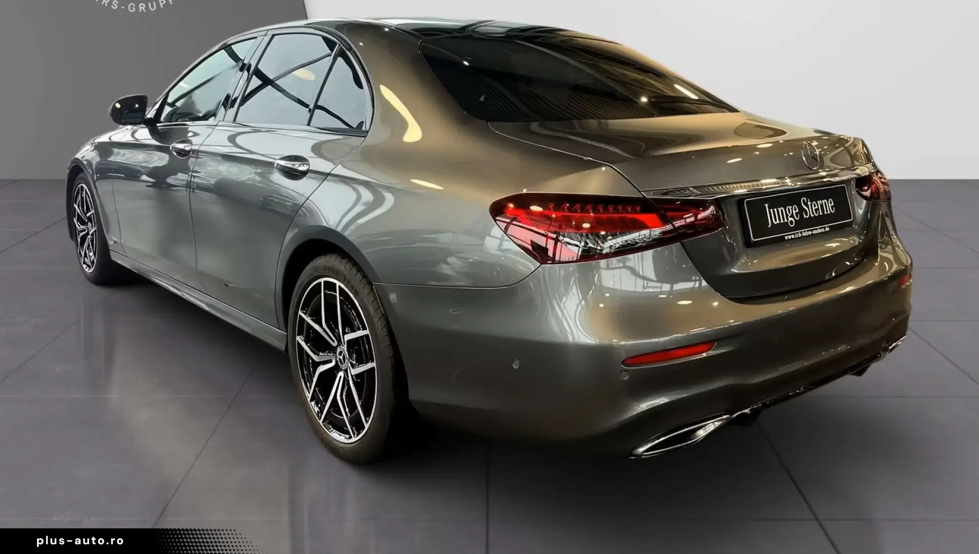 Mercedes-Benz E 220 d AMG Pano Burm Distr HUD