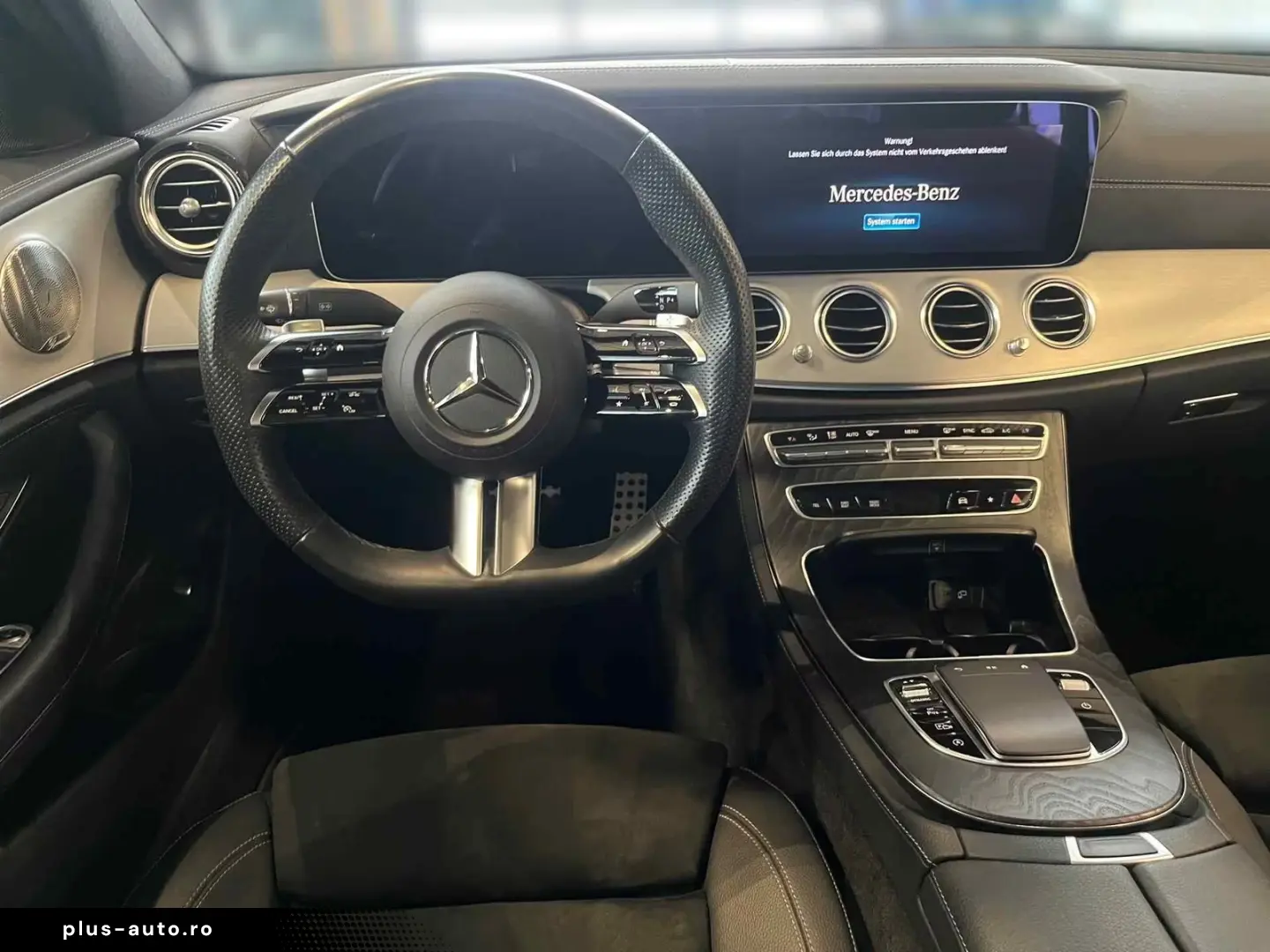 Mercedes-Benz E 220 d AMG Pano Burm Distr HUD