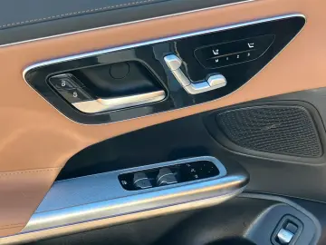 MERCEDES-BENZ CLE 200 Cabriolet AMG Line LED 360 K Keyless