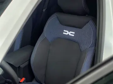 Dacia Duster Hybrid 140 Journey - autovehicul nou 0km