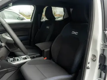 Dacia Duster Hybrid 140 Journey - autovehicul nou 0km