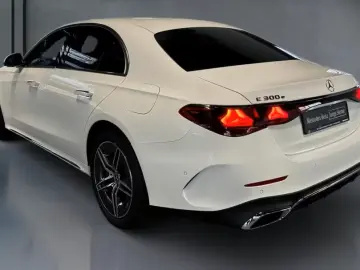 Mercedes-Benz E 300 e AMG LED MBUX 360 KAM