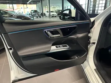 Mercedes-Benz E 300 e AMG LED MBUX 360 KAM