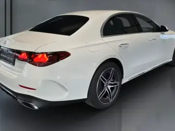 Mercedes-Benz E 300 e AMG LED MBUX 360 KAM