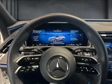Mercedes-Benz E 300 e AMG LED MBUX 360 KAM
