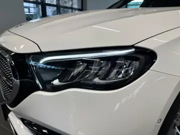 Mercedes-Benz E 300 e AMG LED MBUX 360 KAM