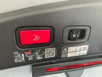 MERCEDES-BENZ CLE 200 Cabrio  AMG NIGHT AHK MEMO RFK SHZ LED