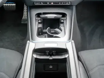 Mercedes-Benz E 200 AMG ADV DISTRONIC CAM TOTW