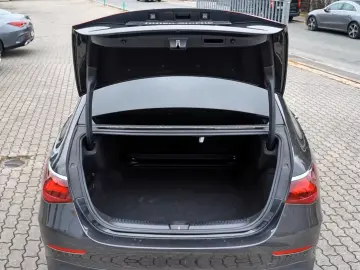 Mercedes-Benz E 200 AMG ADV DISTRONIC CAM TOTW