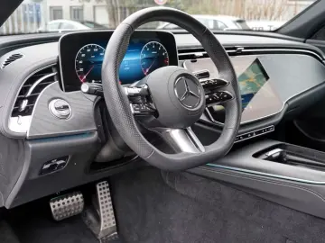 Mercedes-Benz E 200 AMG ADV DISTRONIC CAM TOTW