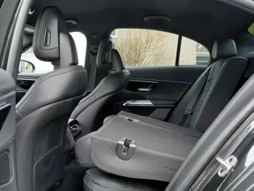 Mercedes-Benz E 200 AMG ADV DISTRONIC CAM TOTW