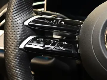 Mercedes-Benz E 200 AMG Sport Advanced  Distr. LED