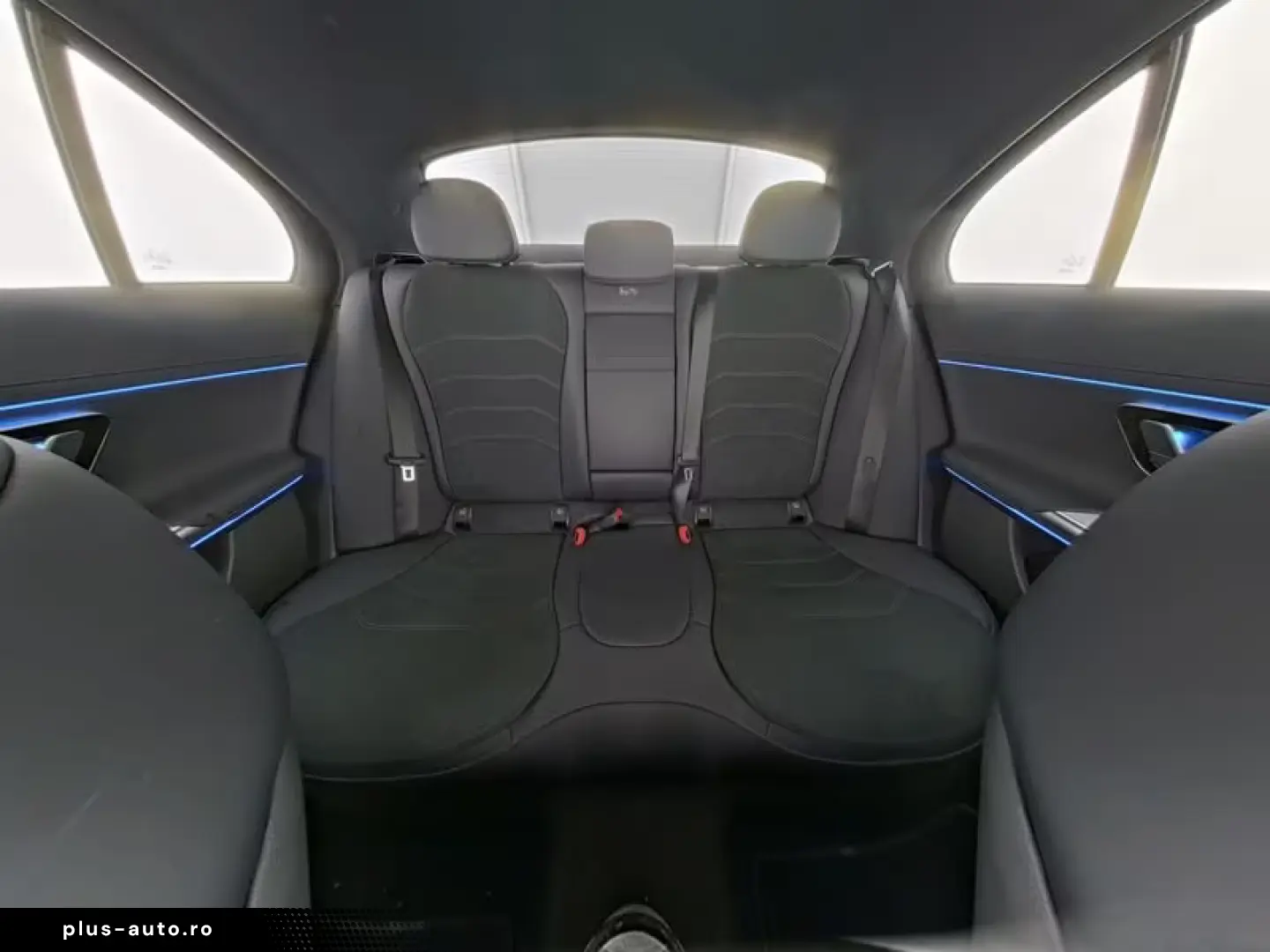 Mercedes-Benz E 200 AMG Night Distr MBUX Kamera