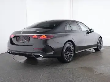 Mercedes-Benz E 200 AMG Night Distr MBUX Kamera