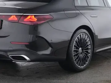 Mercedes-Benz E 200 AMG Night Distr MBUX Kamera