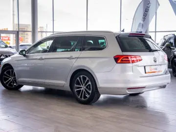 Volkswagen Passat Variant 2 0 TDI BMT DSG  Highline