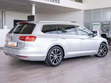 Volkswagen Passat Variant 2 0 TDI BMT DSG  Highline
